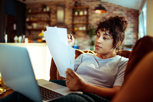 woman learning what an installment loan is.