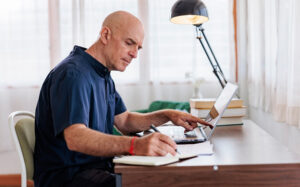 Man finding resources on understanding his credit score online